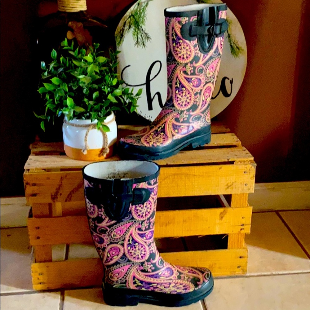 Rain Boots Big Girl size 6
